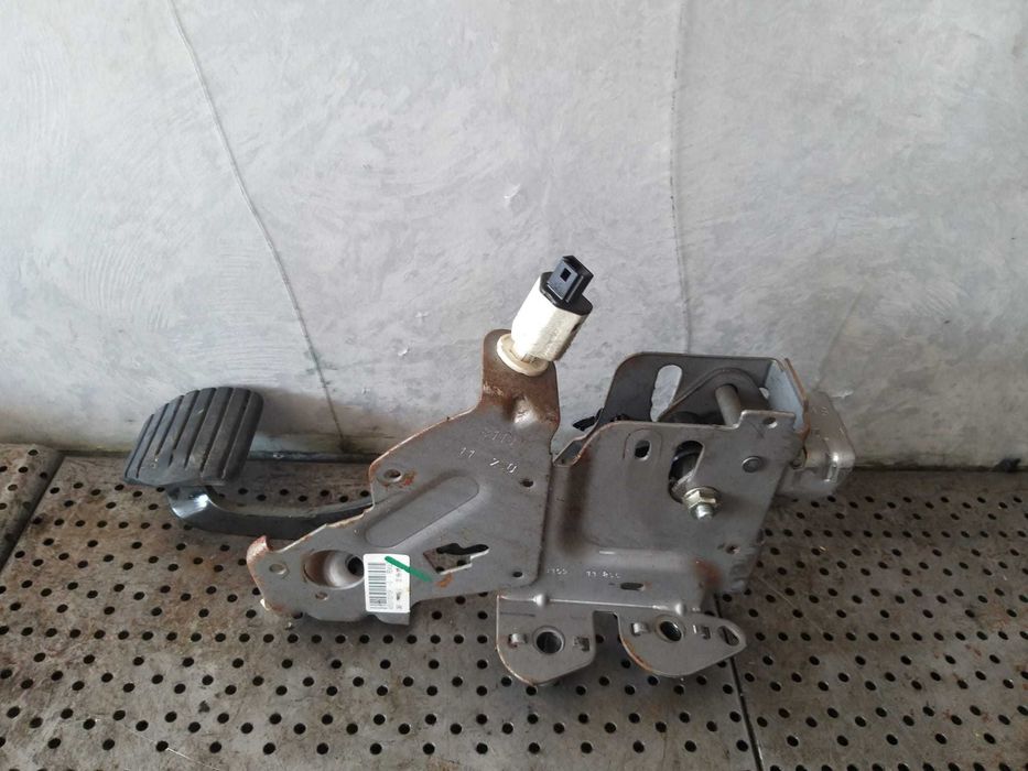 Pedala frana renault megane 3 165010015r