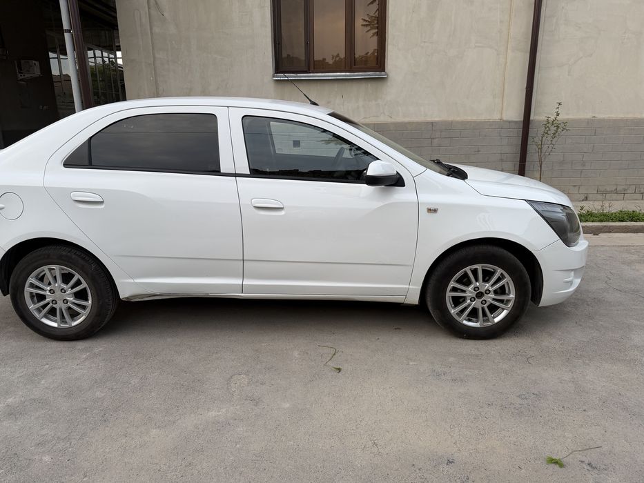Cobalt chevrolet avtomobili