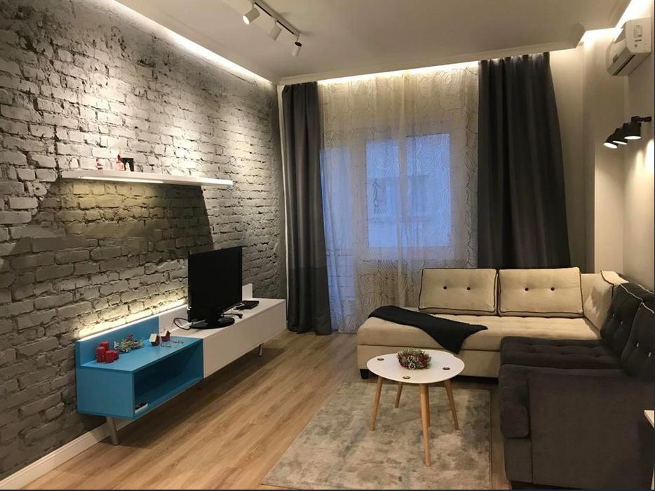 Дава се под наем Двустаен апартамент в София, Център - 68 кв.м за 825 € - Снимка #1