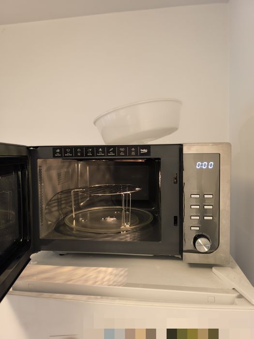 Cuptor cu microunde