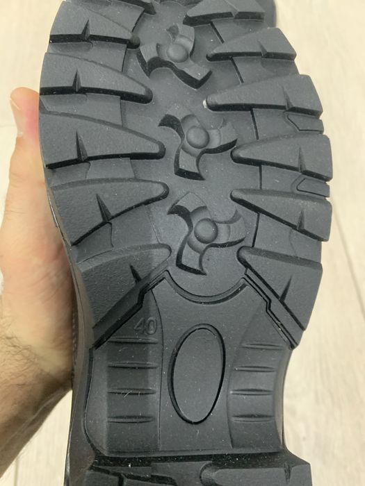 Продам берцы новые 40 размер