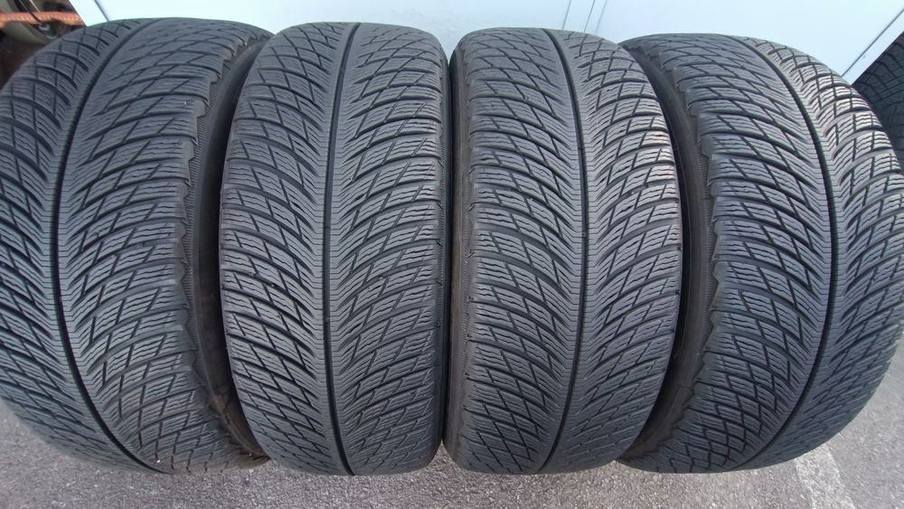 235/50/19 Michelin