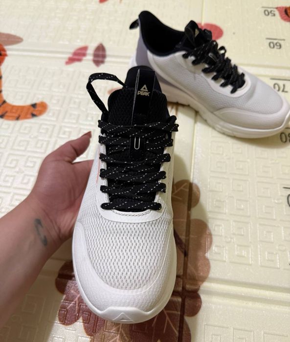 Кроссовки Peak в отличном