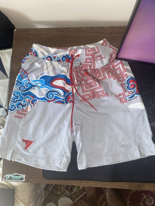 Pantaloni scurți adidas Year of the Tiger