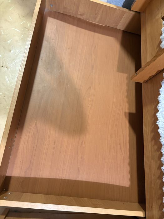 Продам кровать (двухъяруная)