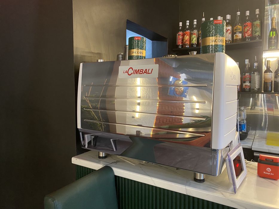 Продам кофемашину la Cimbali M23up