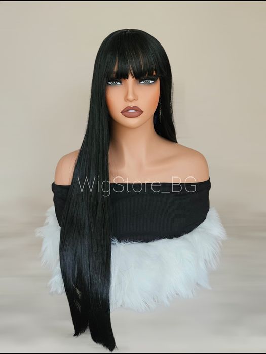Черна права перука с бретон