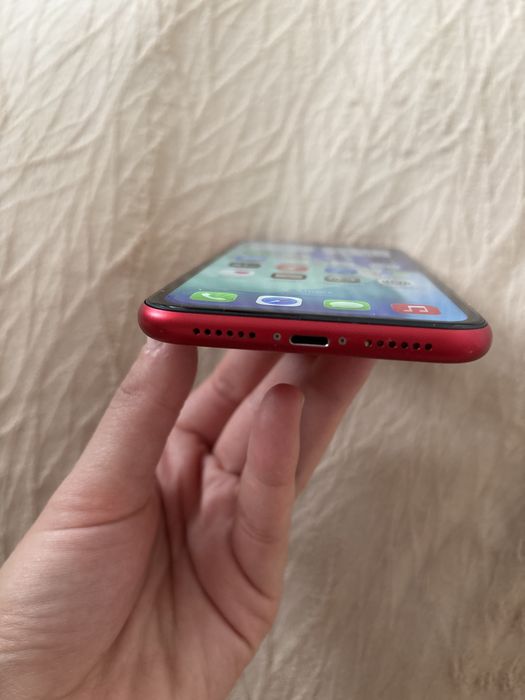 Apple Iphone 11 red продом срочно