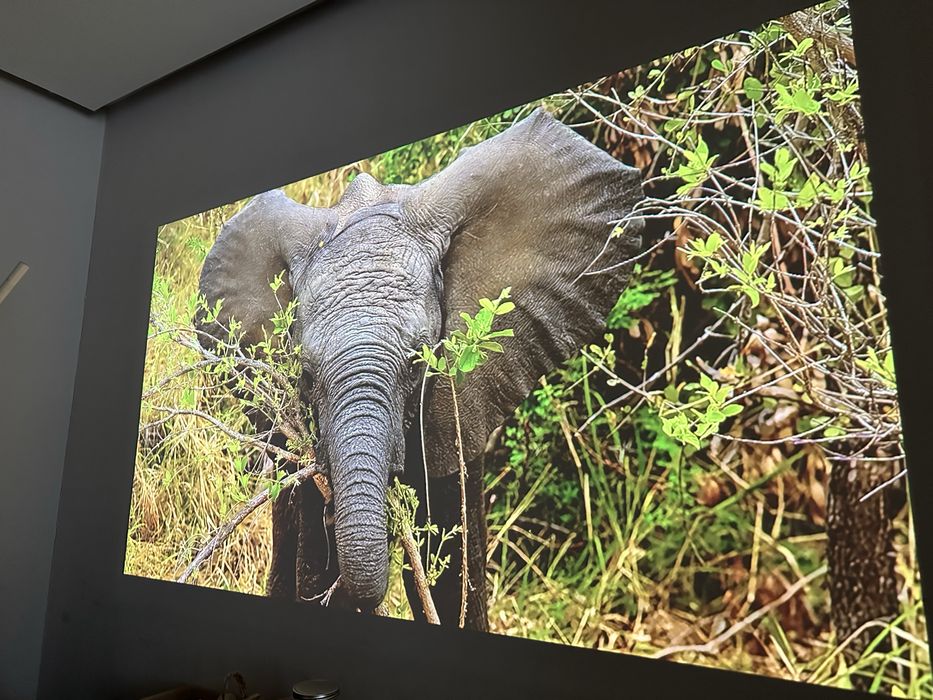 ТВ проектор Samsung the Freestyle до 100d (254см).