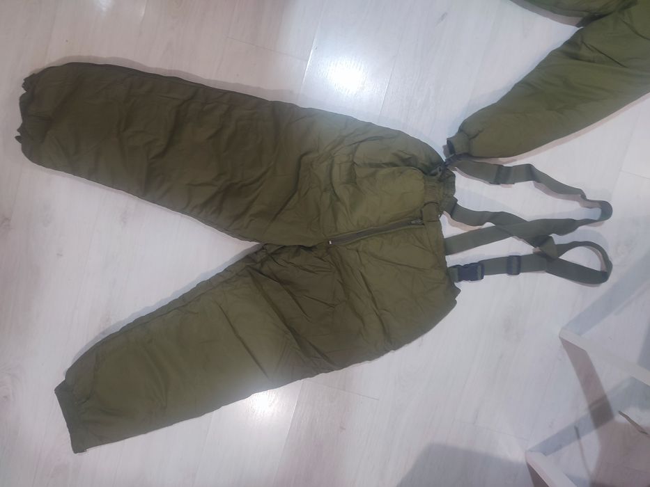 Costum termic militar