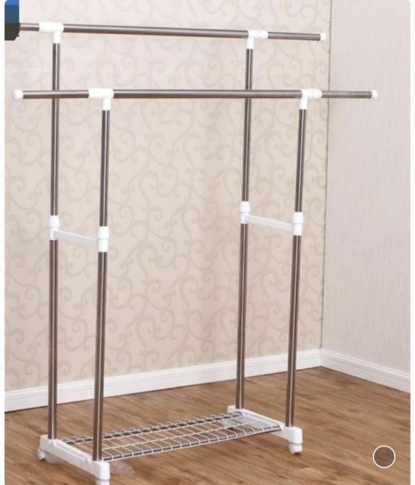 напольная вешалка в отличном состоянии
