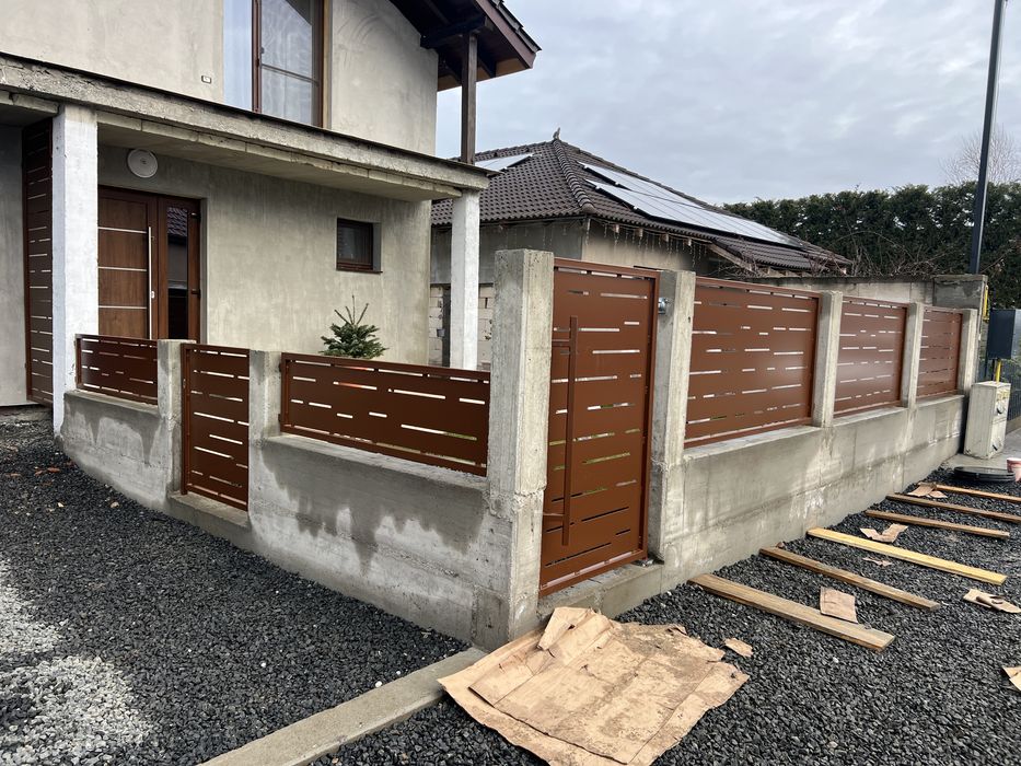 Execut confetii metalice