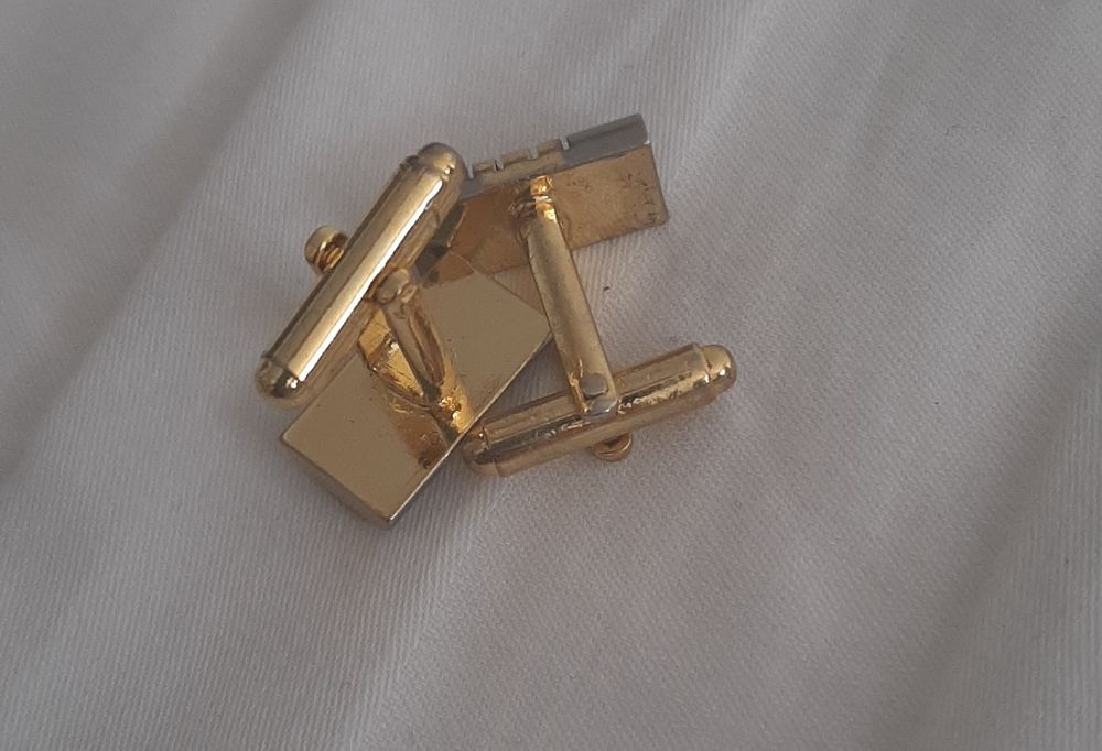 Продам запонки 2000