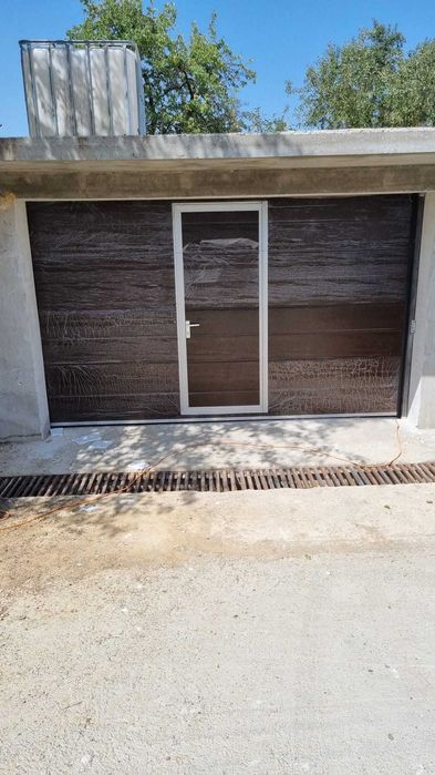 Uși de garaj automate