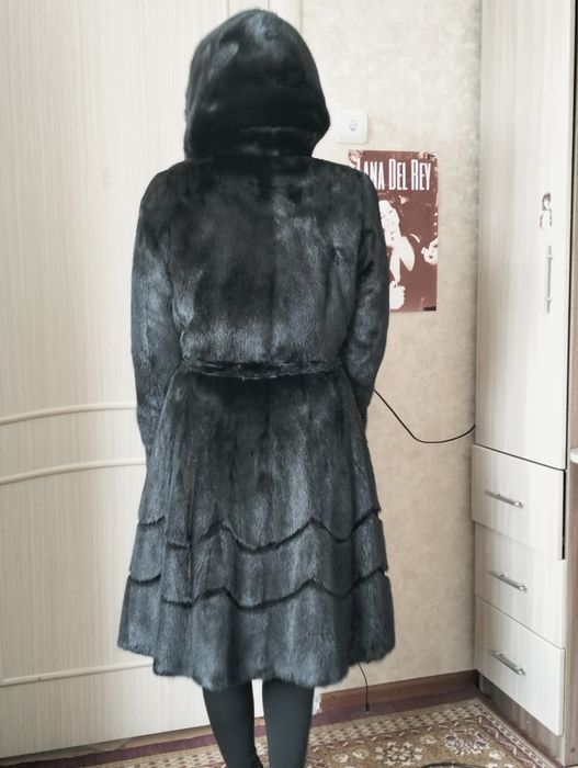 Продам норковую шубу