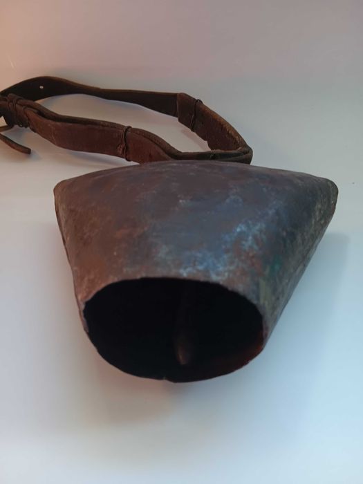 talanga veche ,clopot mare de Vaci, obiect de colectie