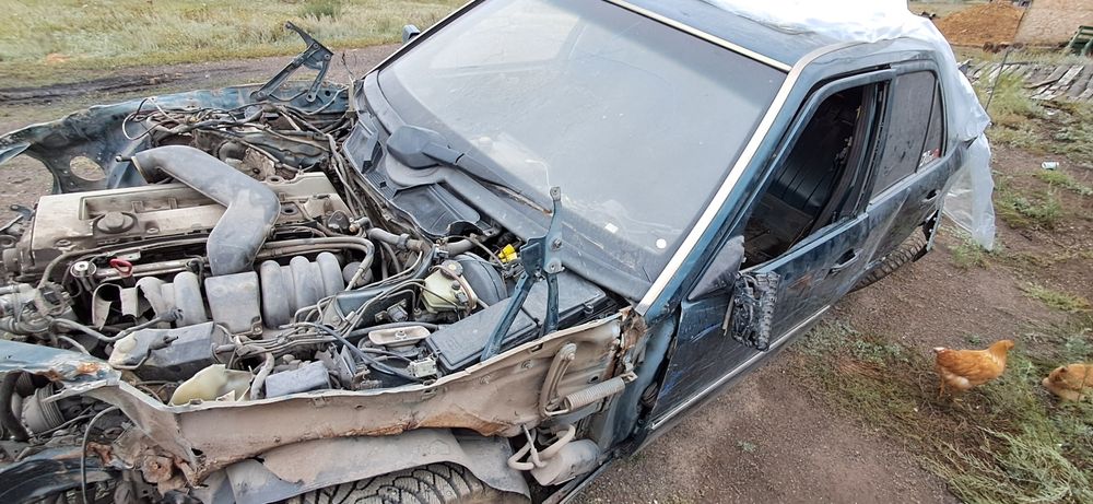 В разборе мерседес 124