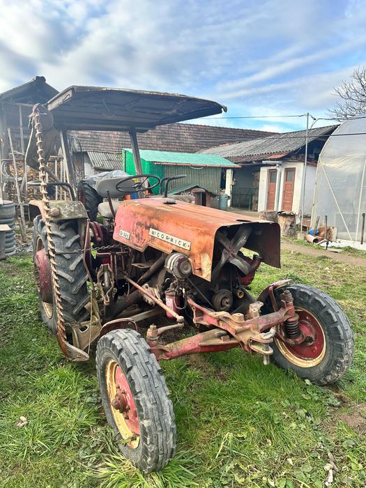Tractor International McCormick D326