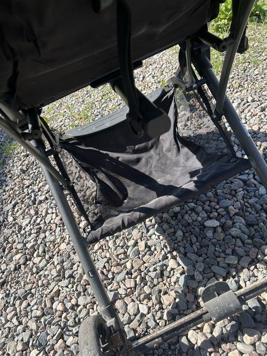 Коляска прогулочная в нормальном состояний