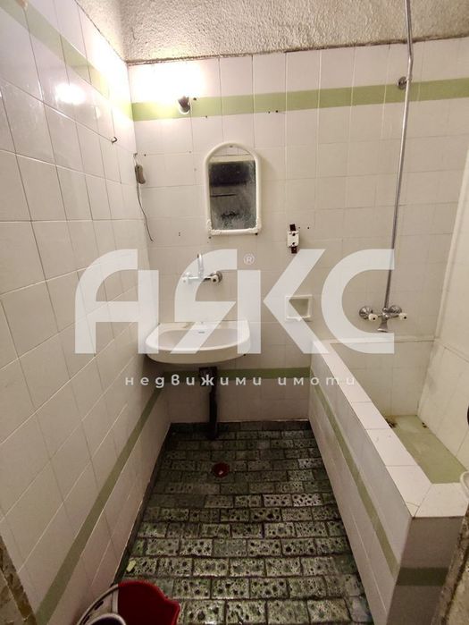 Продава се Двустаен апартамент в София, Свобода - 65 кв.м за 1059 €/кв.м - Снимка #4