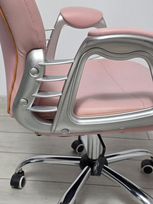 Scaun de birou roz