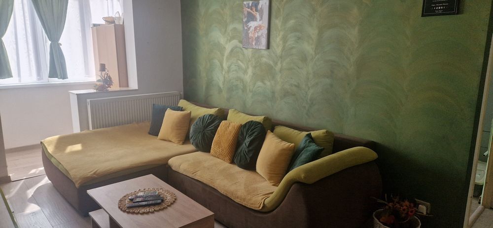 Apartament cu 3 camere de închiriat