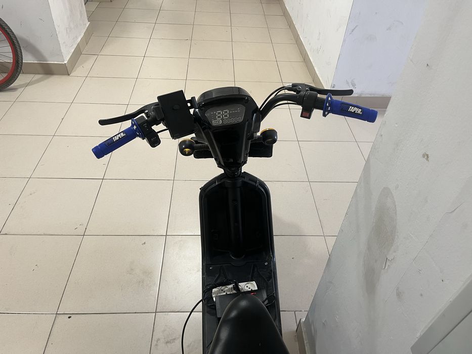 продается электро скутер ск8