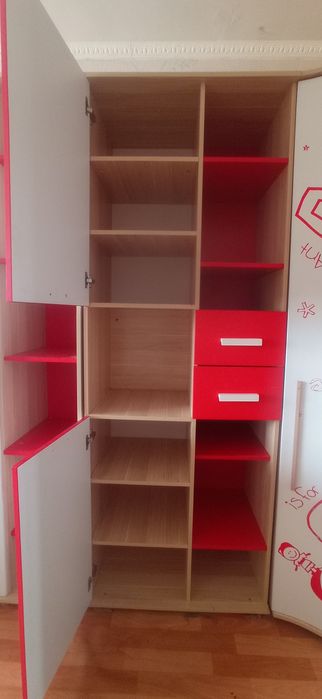 Шкаф в детскую комнату