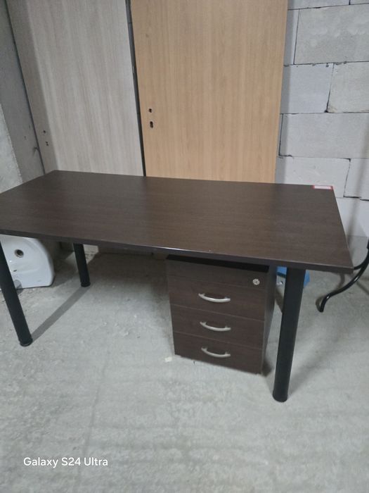 Обзавеждане столове и шкафове