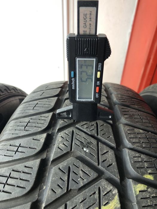 Зимни гуми 215/65/17 Pirelli Scorpion 4бр