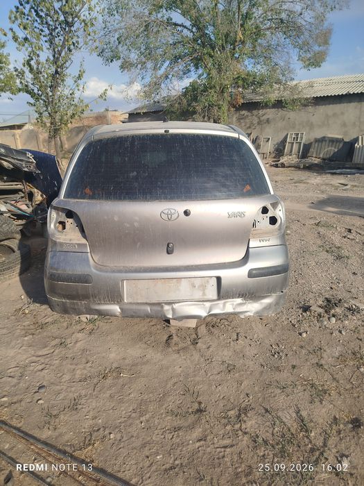 Тойота Ярис 2003 год