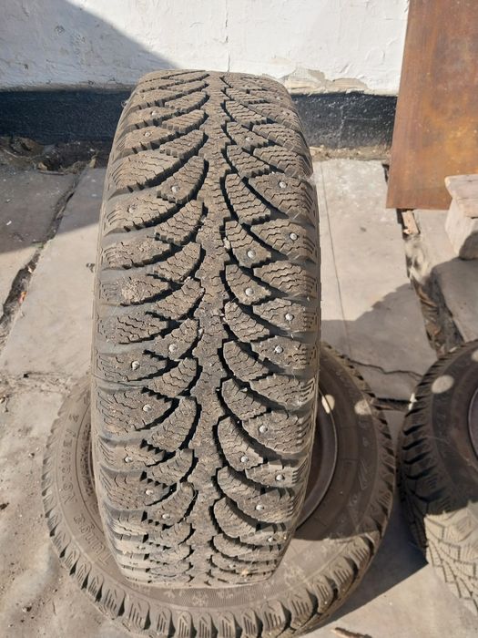 Зимние шины с дисками в комплекте 175/65R14