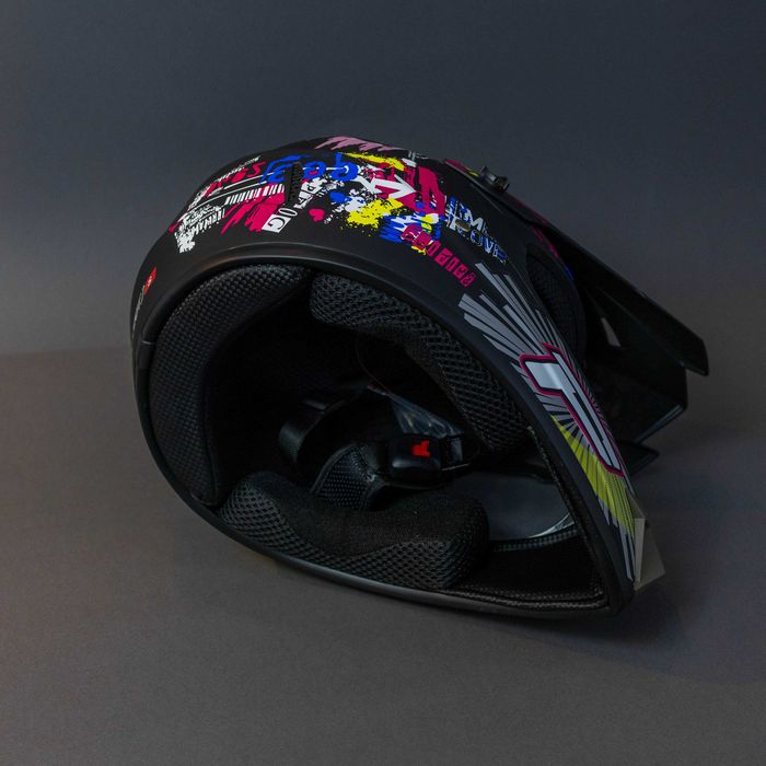 Каска с очила за ел. тротинетка , велосипед , мотокрос