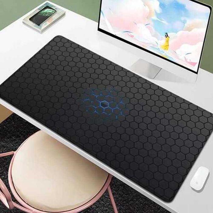 Геймърски пад / голяма подложка за мишка и клавиатура 90 x 40 см