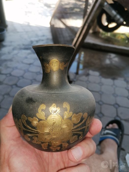 Сториные вазы бронзовый