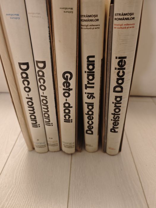 Set Strămoșii Romanilor, Complet, 5 vol,Impecabil, Etui,Brosuri