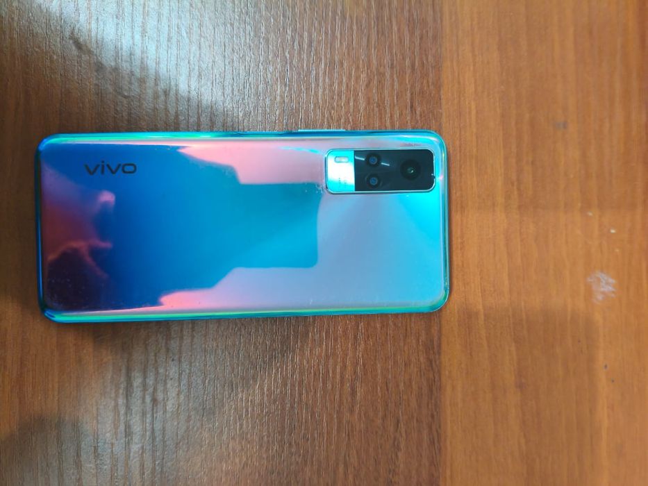 Продам телефон vivo Y53s