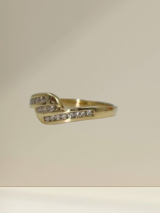 Златен пръстен с диаманти 14к