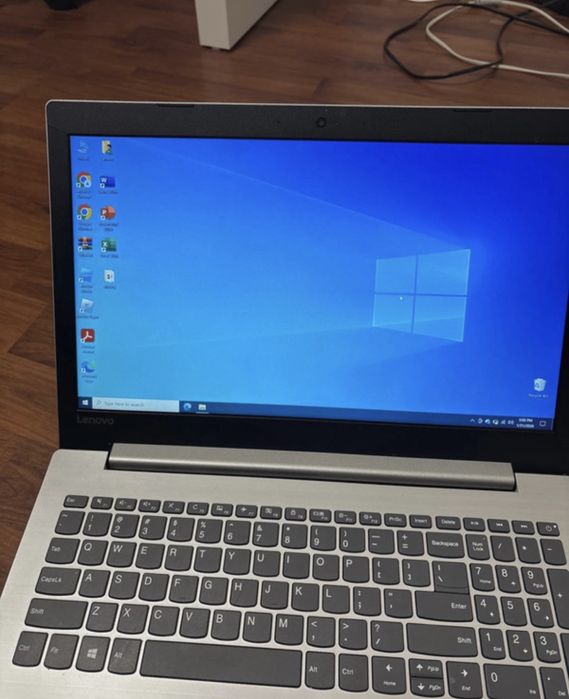 Laptop LENOVO IdeaPad 330-15IKB, Intel Core i5-7200U pana la 3.1GHz