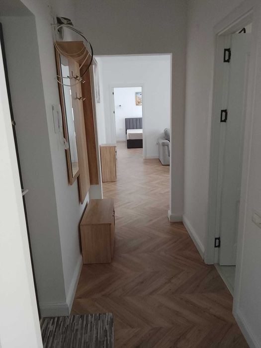 Inchiriez apartament cu 2 camere