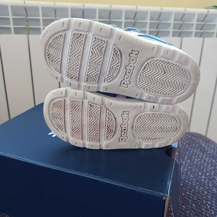 Маратонки Reebok и Гумени ботуши за момиче, номер 25