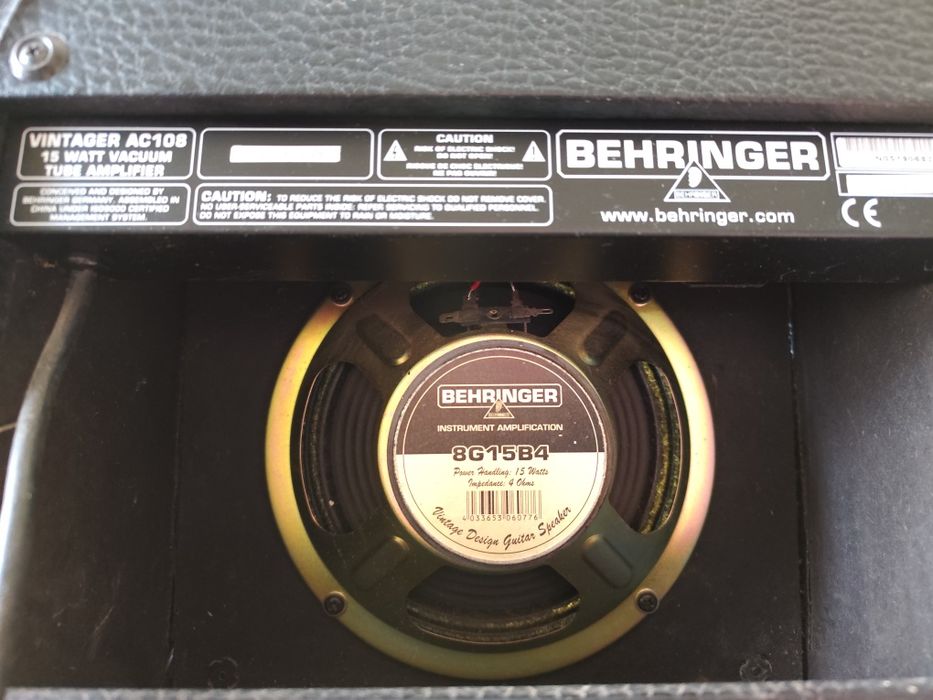 Combo Behringer 15w