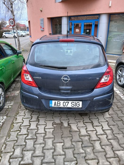 Vând Opel corsa tin 2007 benxina