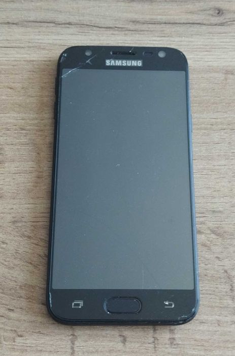 Samsung Galaxy J3 (2017) SM-J330FN без екран – за части или ремонт