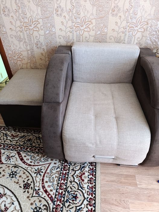 Продам диван+кресло-кровать+пуфик