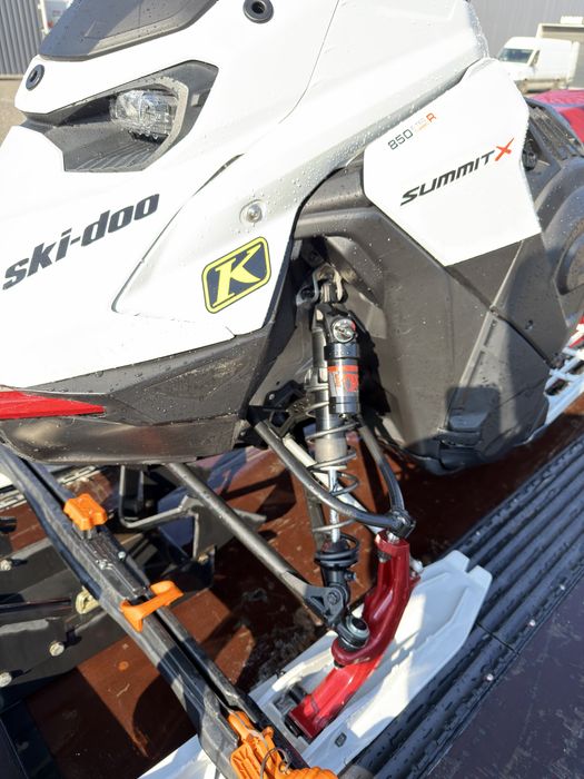 Snowmobil Ski Doo Summit X 850 Turbo R 2023
