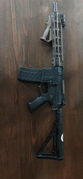 Airsoft реплика и тактическа жилетка