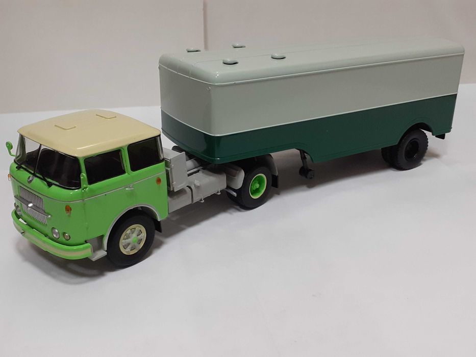 Масштабные модели 1/43 продам.