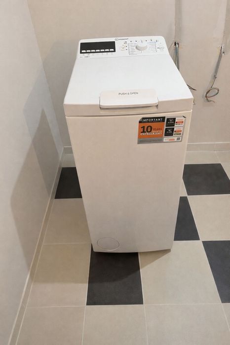 Masina de spalat indesit aproape noua