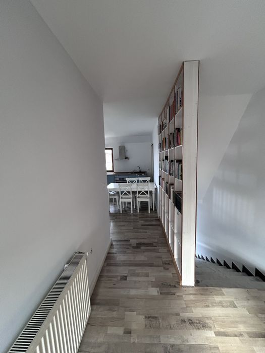 Inchiriez apartament in Zorilor, zona de case, curte